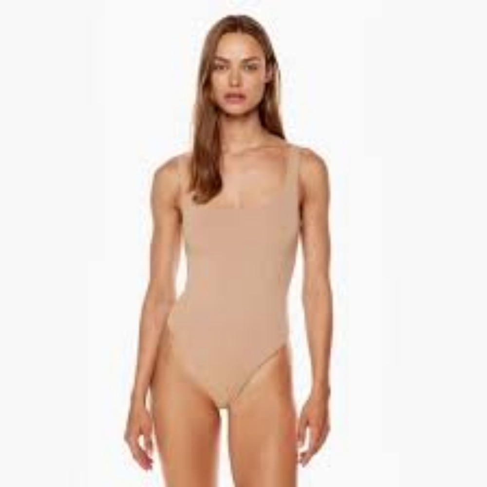 Babaton Contour Tank Bodysuit. Size L
